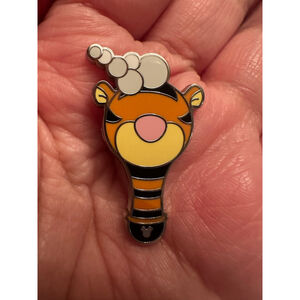 Disney World - Hidden Mickey 2025 - Bubble Wand - Tigger - Winnie the Pooh Pin